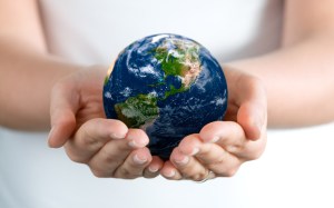 40-kula-ziemska-w-rekach