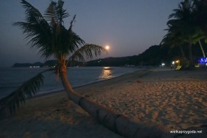 Ostatnie promienie słońca na Talipanan Beach