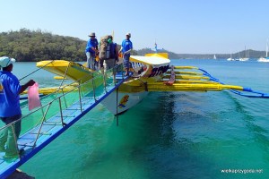 Takimi łodziami podróżuje się między wyspami